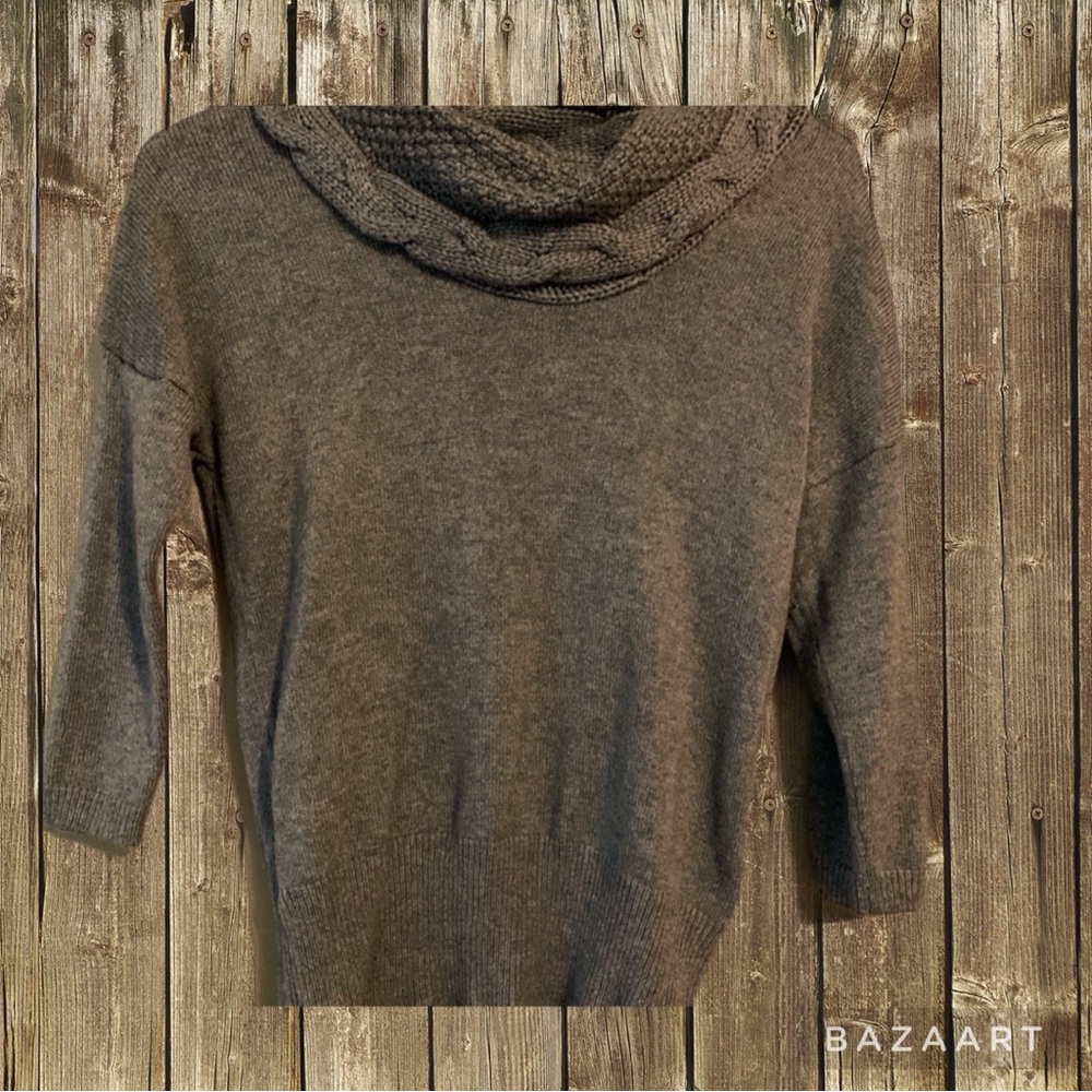 LOFT gray 3/4 sleeve scalloped neck sweater